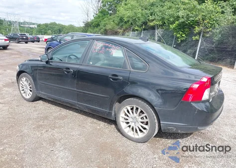 2009 Volvo S40 2.4I from USA, damaged, VIN YV1MS390492462962
